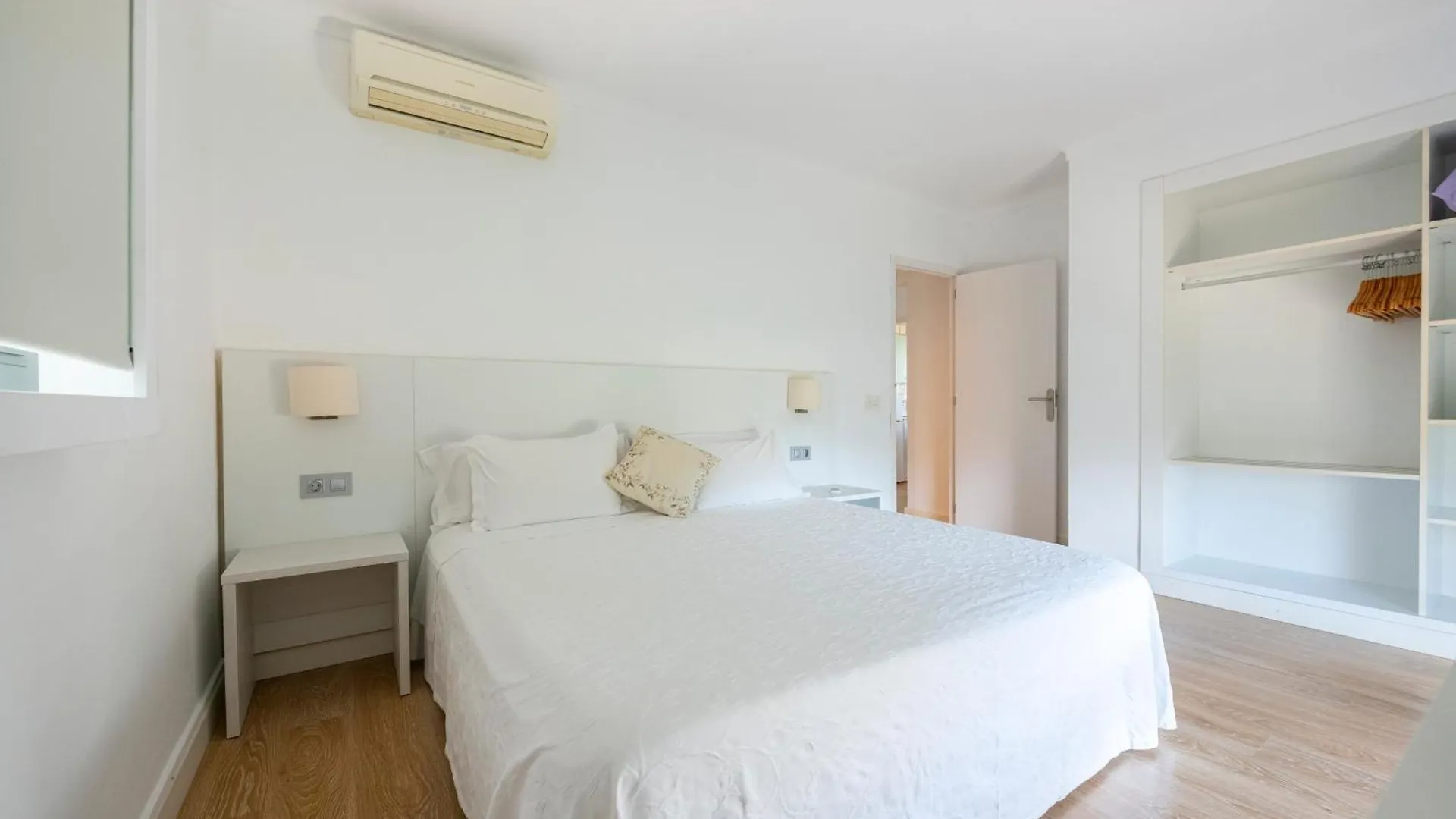 Apartamentos Catalina Es Pujols Apartment