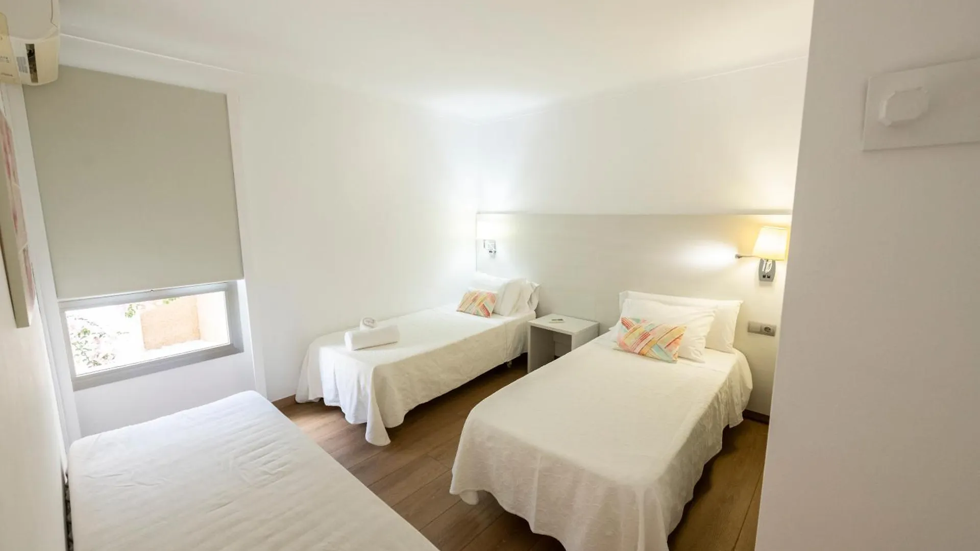 Apartamentos Catalina Es Pujols Apartment